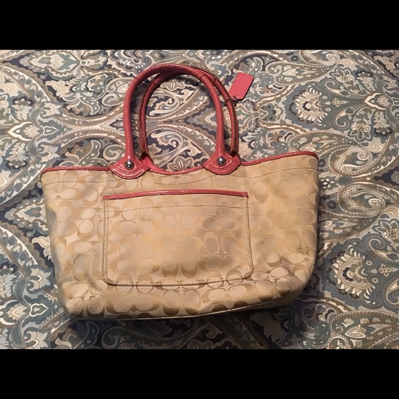 Beautiful Pink Coach Purse with Flower appl… - Picture 10 of 13